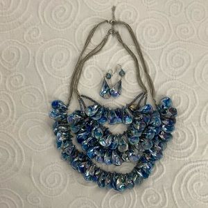 Fabulous 3 piece jewelry set. Like new.